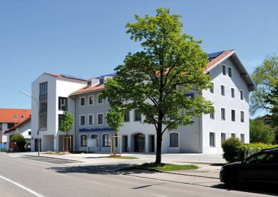 Renovierung und energetische Sanierung der Raiffeisenbank Isar-Loisachtal eG in Wolfratshausen; Bauherr: Raiffeisenbank Isar Loisachtal eG