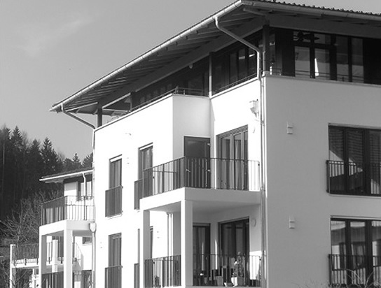 Geschosswohnungsbau am Isarstausee – 7 Mehrfamilienhäuser mit ca. 60 Wohneinheiten in Wackersberg, „Am Hoheneck“; Bauherr: Gemeinde Wackersberg